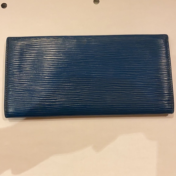 Bi-fold Epi Wallet - Picture 2 of 8